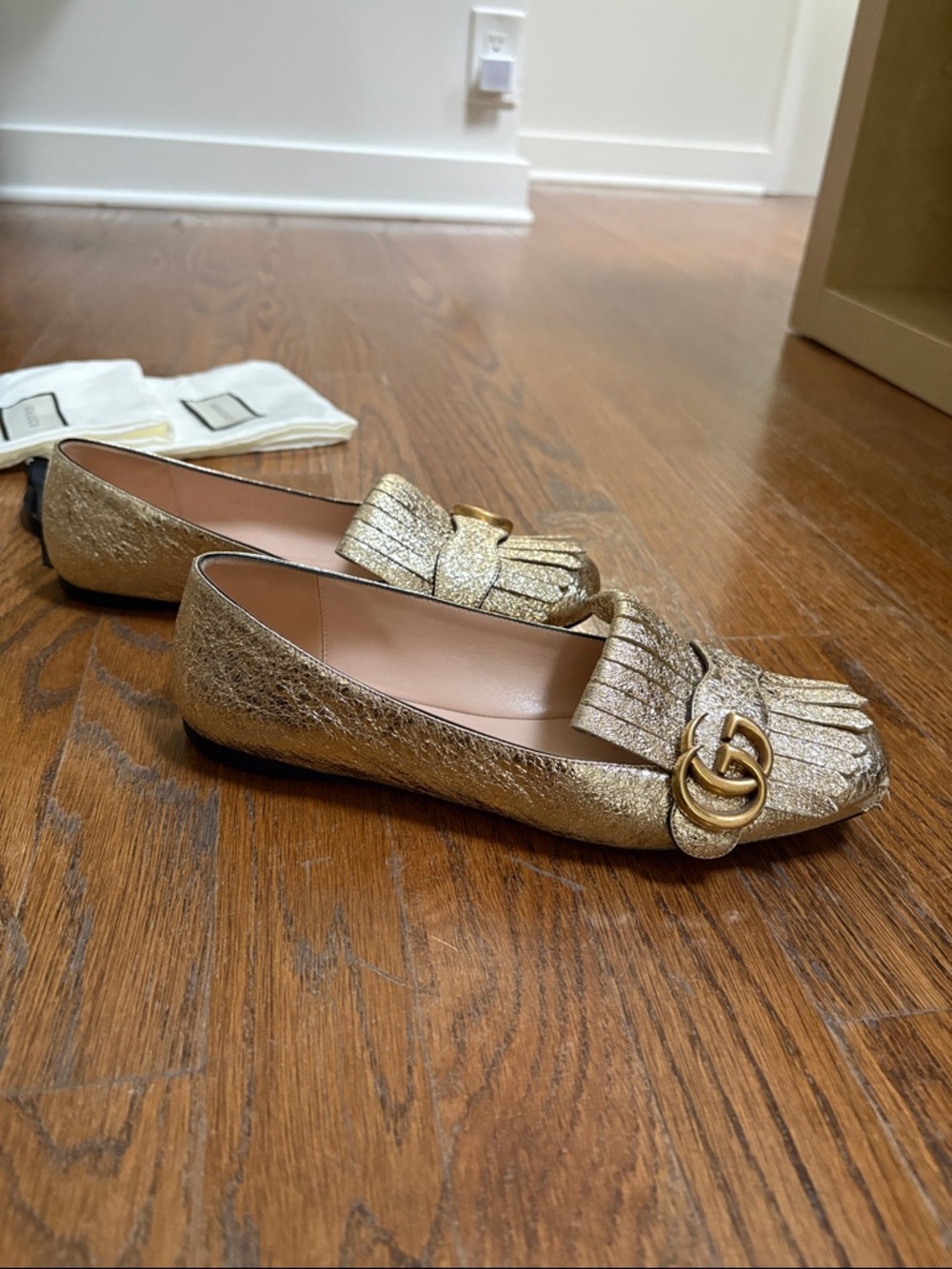 Gucci Marmont gold loafers, size 8 - Picture 4 of 6